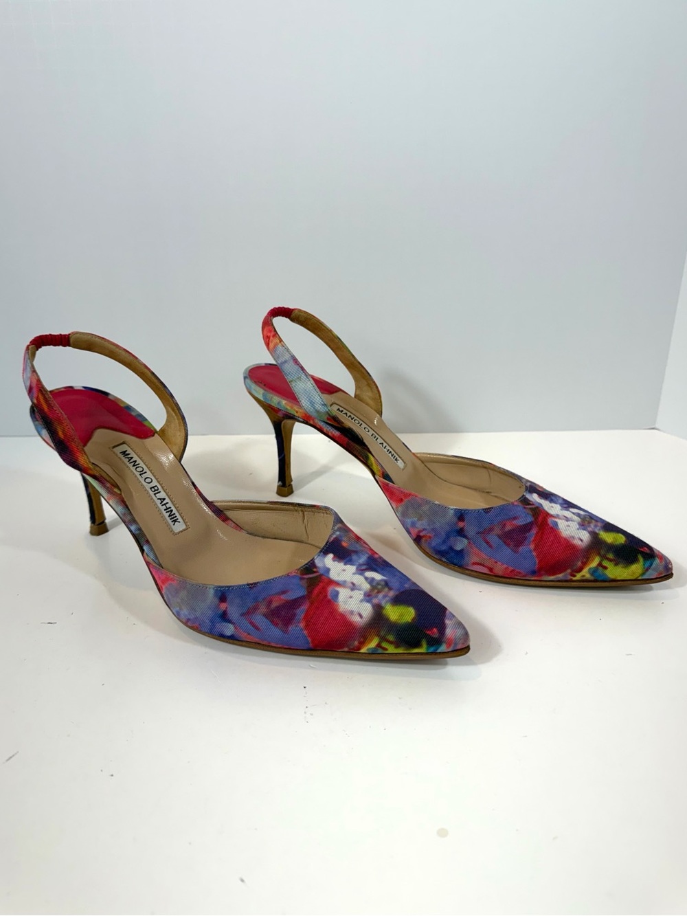 Manolo Blahnik Multicolor Floral Print Slingback Pointed Toe Heels 39 Italy